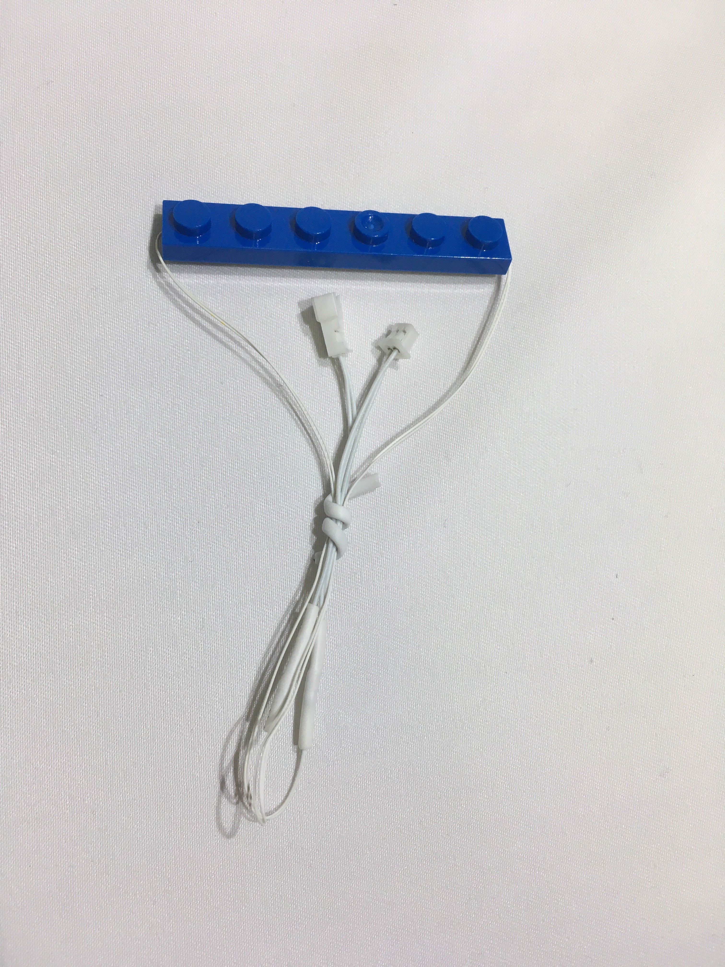 1x6-Blue-Solid-Plate-LED-LIGHT-LINX-Create-Your-Own-LED-String-works-with-LEGO-bricks-by-Brick-Loot