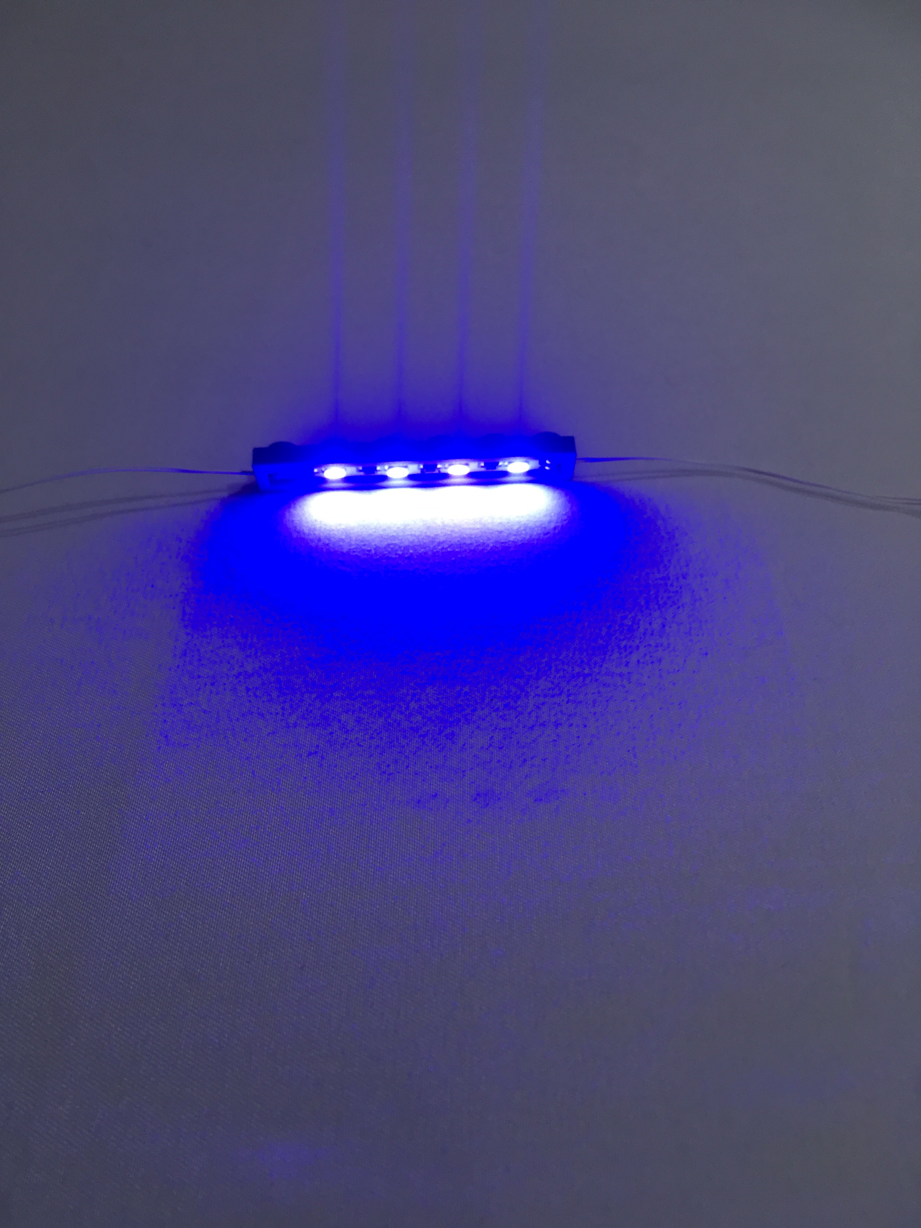 1x6-Blue-Solid-Plate-LED-LIGHT-LINX-Create-Your-Own-LED-String-works-with-LEGO-bricks-by-Brick-Loot