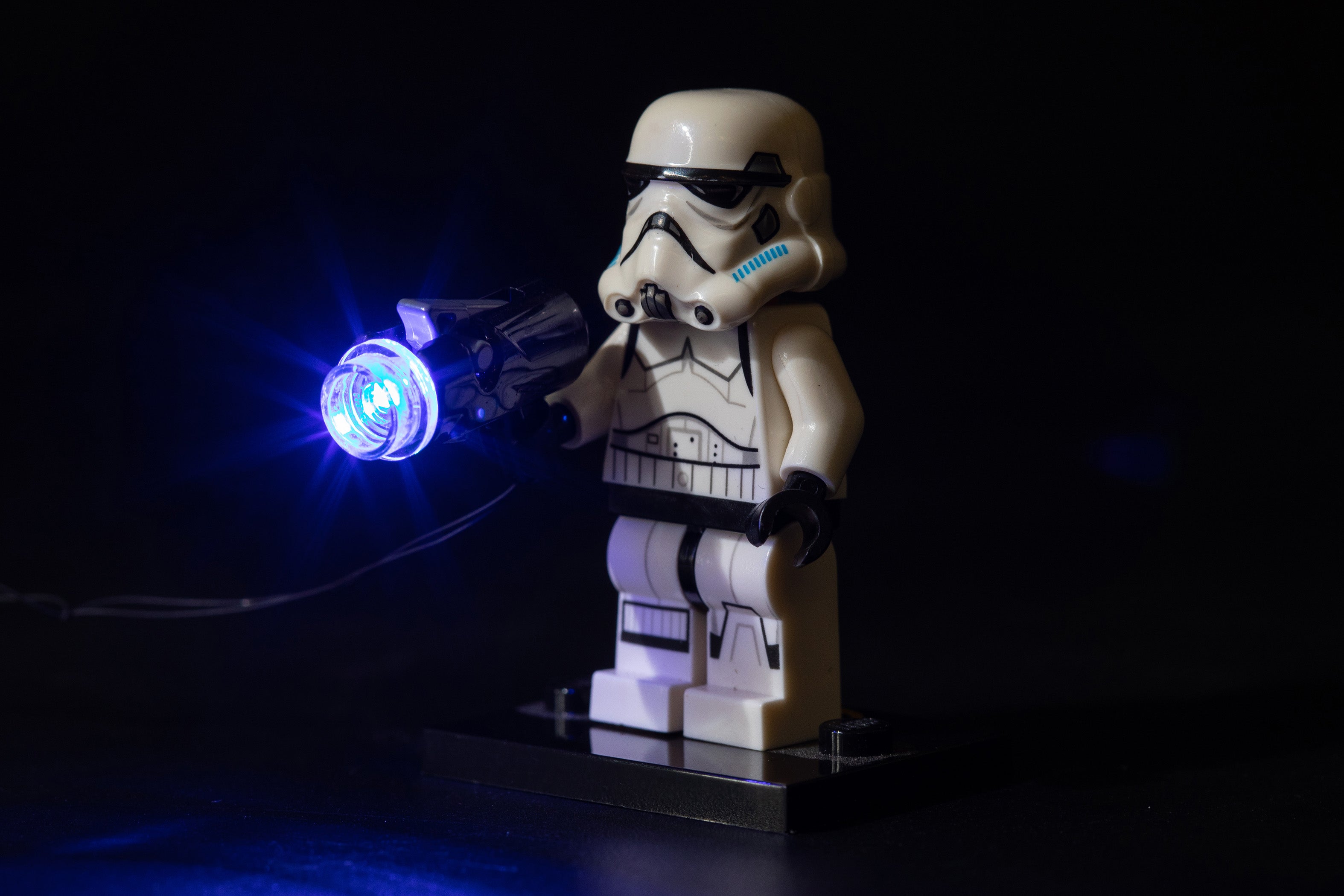 LED Blaster Gun: Red, Blue and White - Light Linx