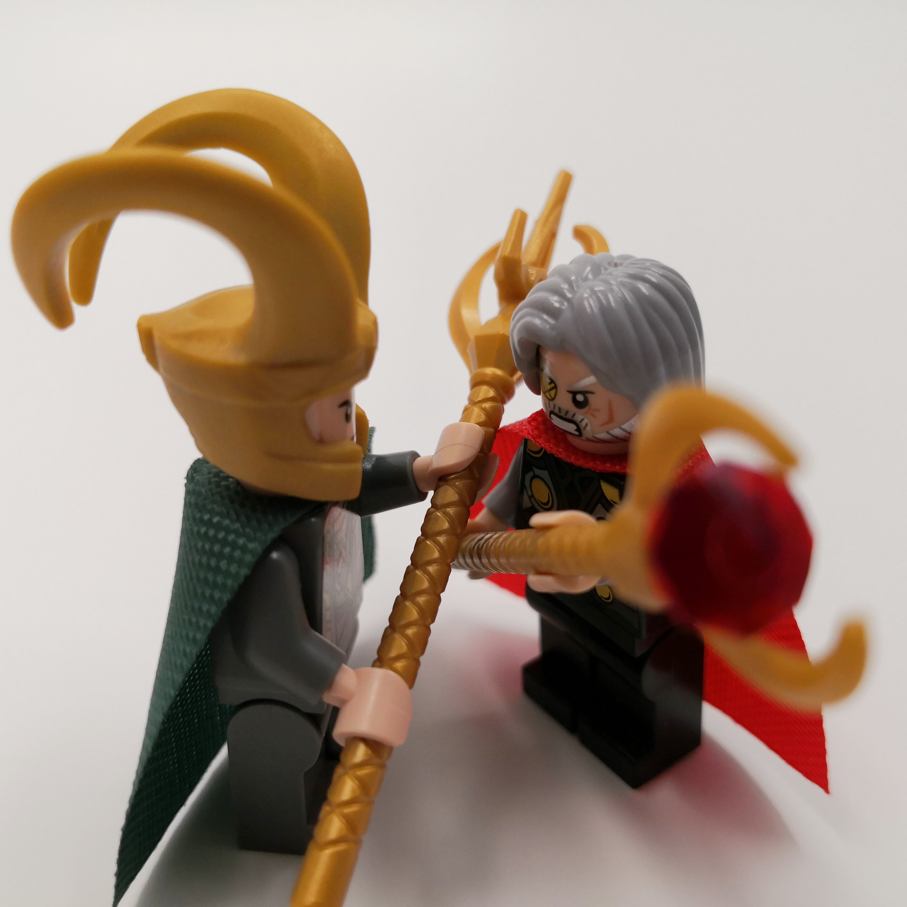 Minifigure Weapons GOLD MEGA Accessory Pack (90 Pieces)